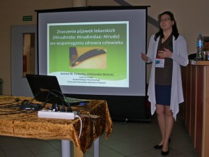Mgr Joanna M. Cichocka podczas prezentacji.